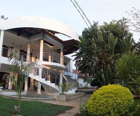 Motsamai Guest Lodge Bulawayo Bagian luar foto